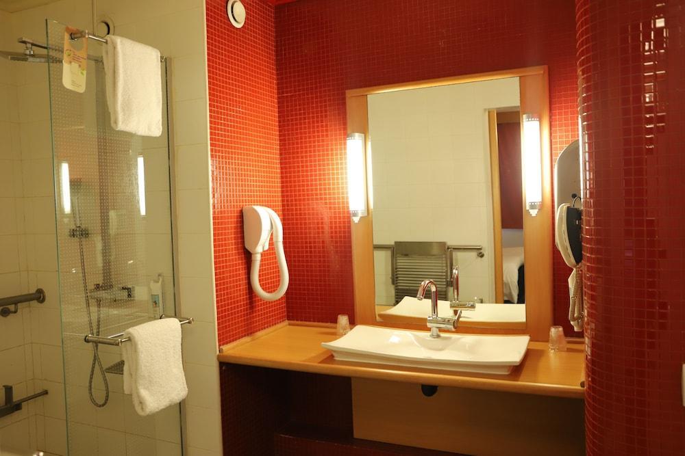 Ibis Styles Abidjan Plateau Hotell Exteriör bild