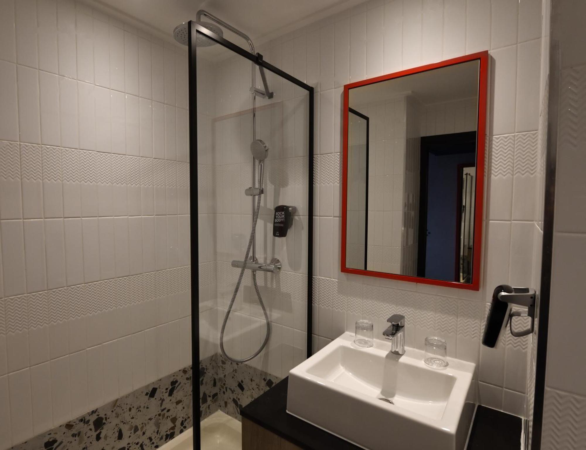 Ibis Styles Abidjan Plateau Hotell Exteriör bild