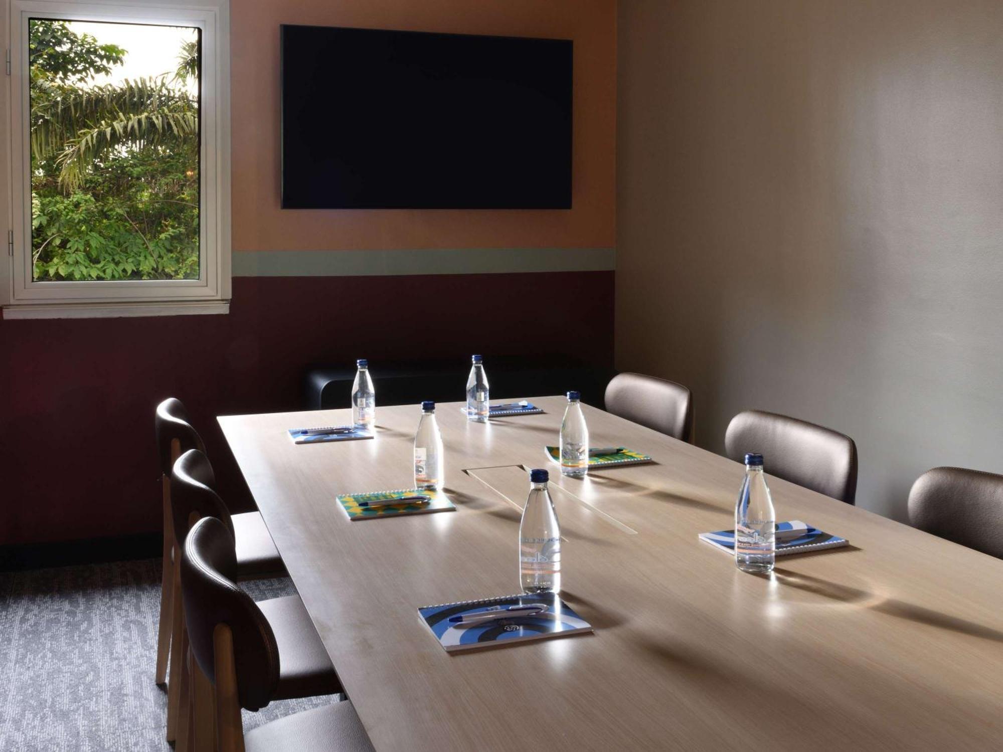 Ibis Styles Abidjan Plateau Hotell Exteriör bild