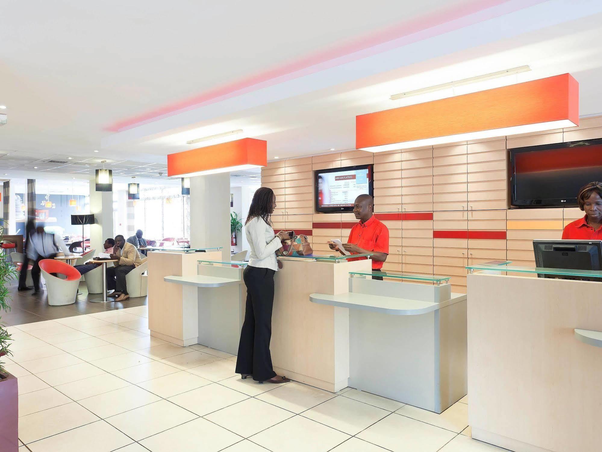 Ibis Styles Abidjan Plateau Hotell Exteriör bild