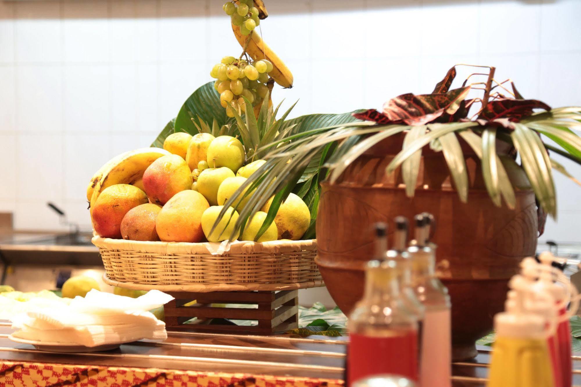Ibis Styles Abidjan Plateau Hotell Exteriör bild