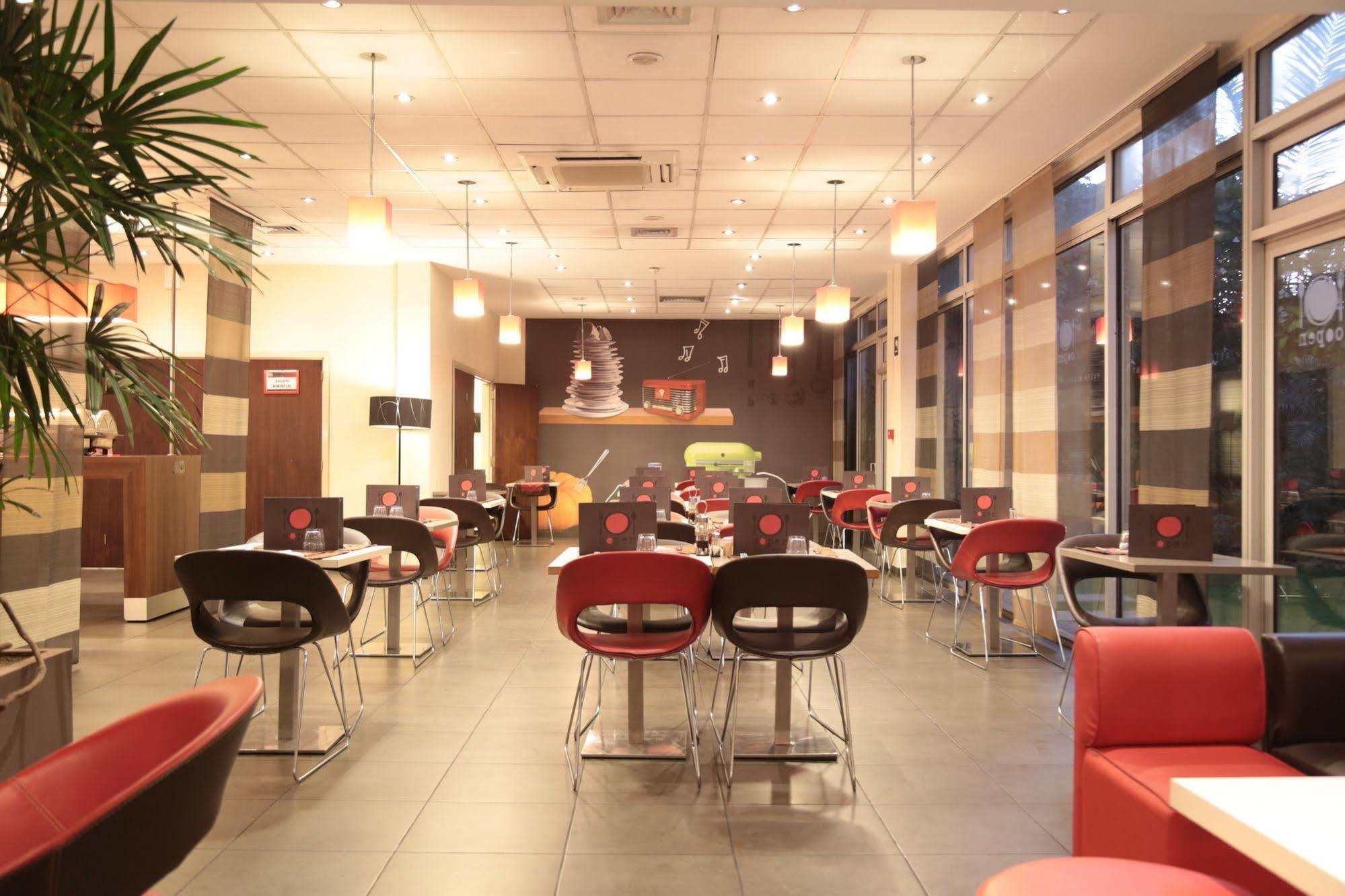 Ibis Styles Abidjan Plateau Hotell Exteriör bild