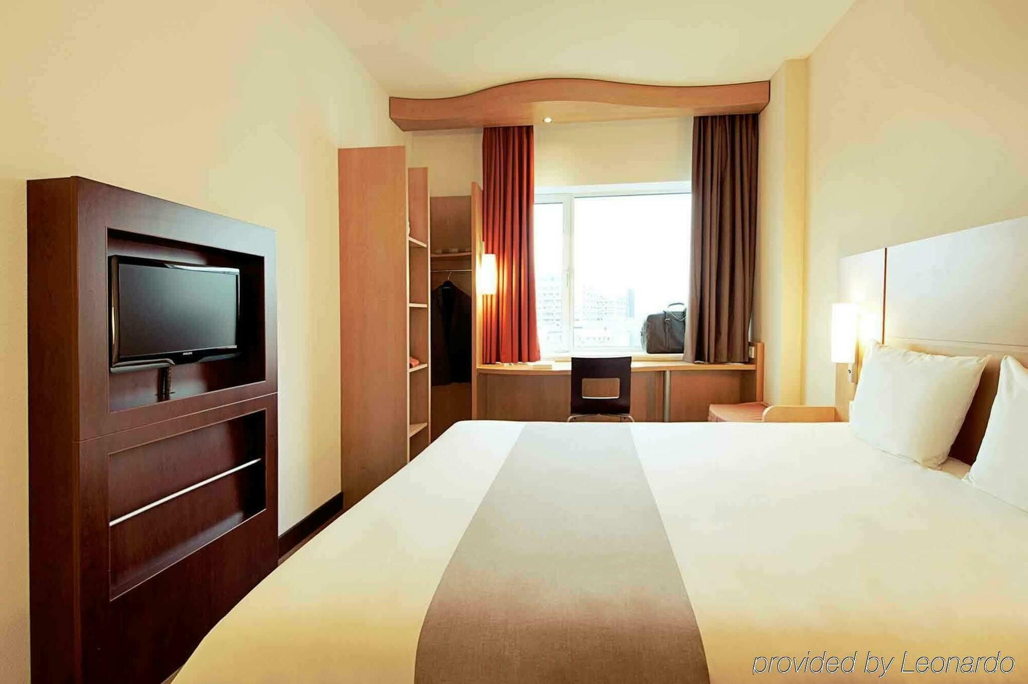 Ibis Styles Abidjan Plateau Hotell Exteriör bild
